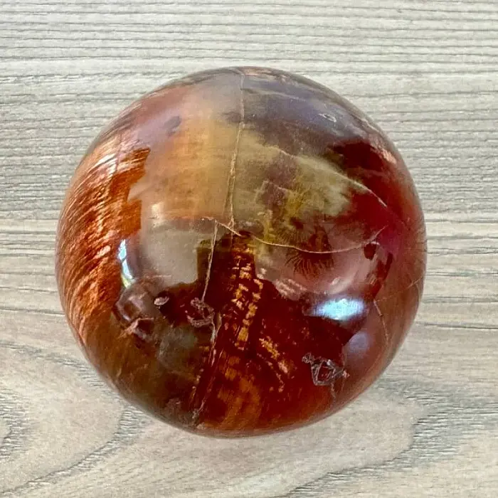 Zkamenělé dřevo koule Madagaskar 23 - cca ø 6,7 cm, 447,2 g