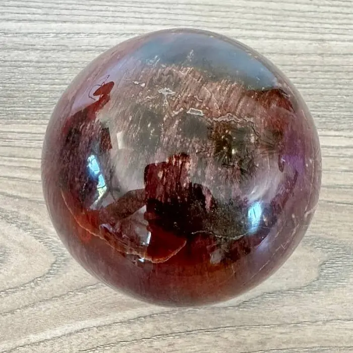 Zkamenělé dřevo koule Madagaskar 25 - cca ø 7,3 cm, 540 g