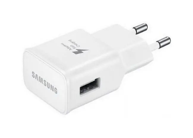 Originální cestovní adaptér Samsung EP-TA20EWE s funkcí rychlonabíjení bílý 38814