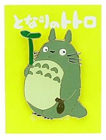 Připínací odznáček Maison Ghibli - Totoro stojící uni