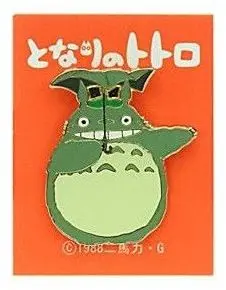 Připínací odznáček Maison Ghibli - Totoro smějící se uni