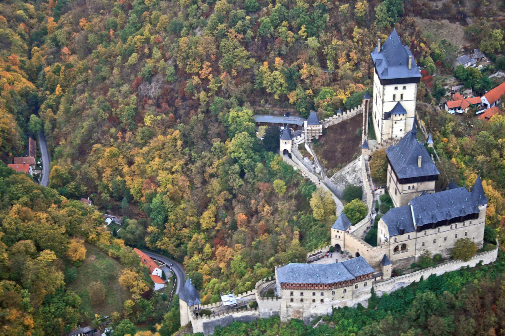 Aeroklub Praha Letňany - vyhlídkové lety - Vyhlídkový let nad Karlštejnem