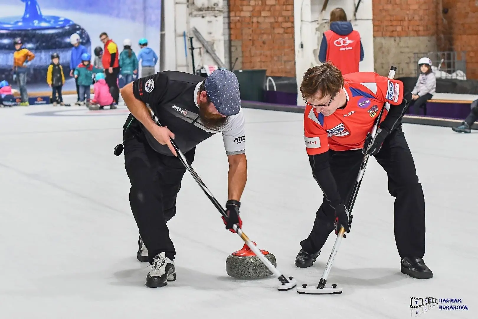 Curling Brno - zahrajte si báječný olympijský sport - Curling balíček START - chci se seznámit s Curlingem