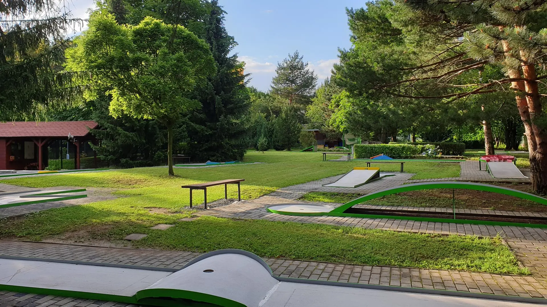 Minigolf ONE - Venkovní minigolf Brno