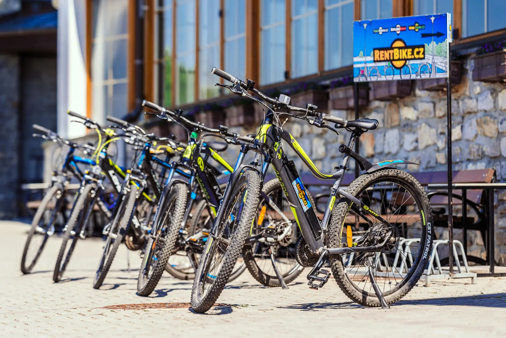 Elektrola z půjčovny RentBike s dovozem