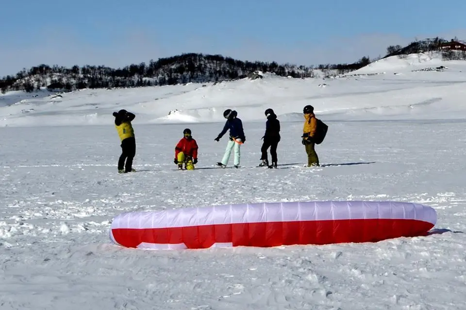 Snowkiting Husky Hill ve Vejprtech - nauč se kiting na sněhu - Jednodenní kurz snowkitingu