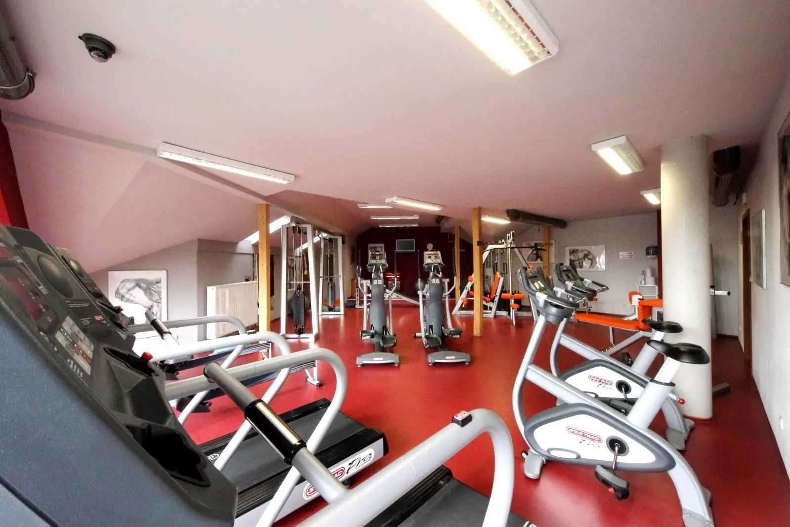 Fitness S-centrum - vstup do kardio posilovny