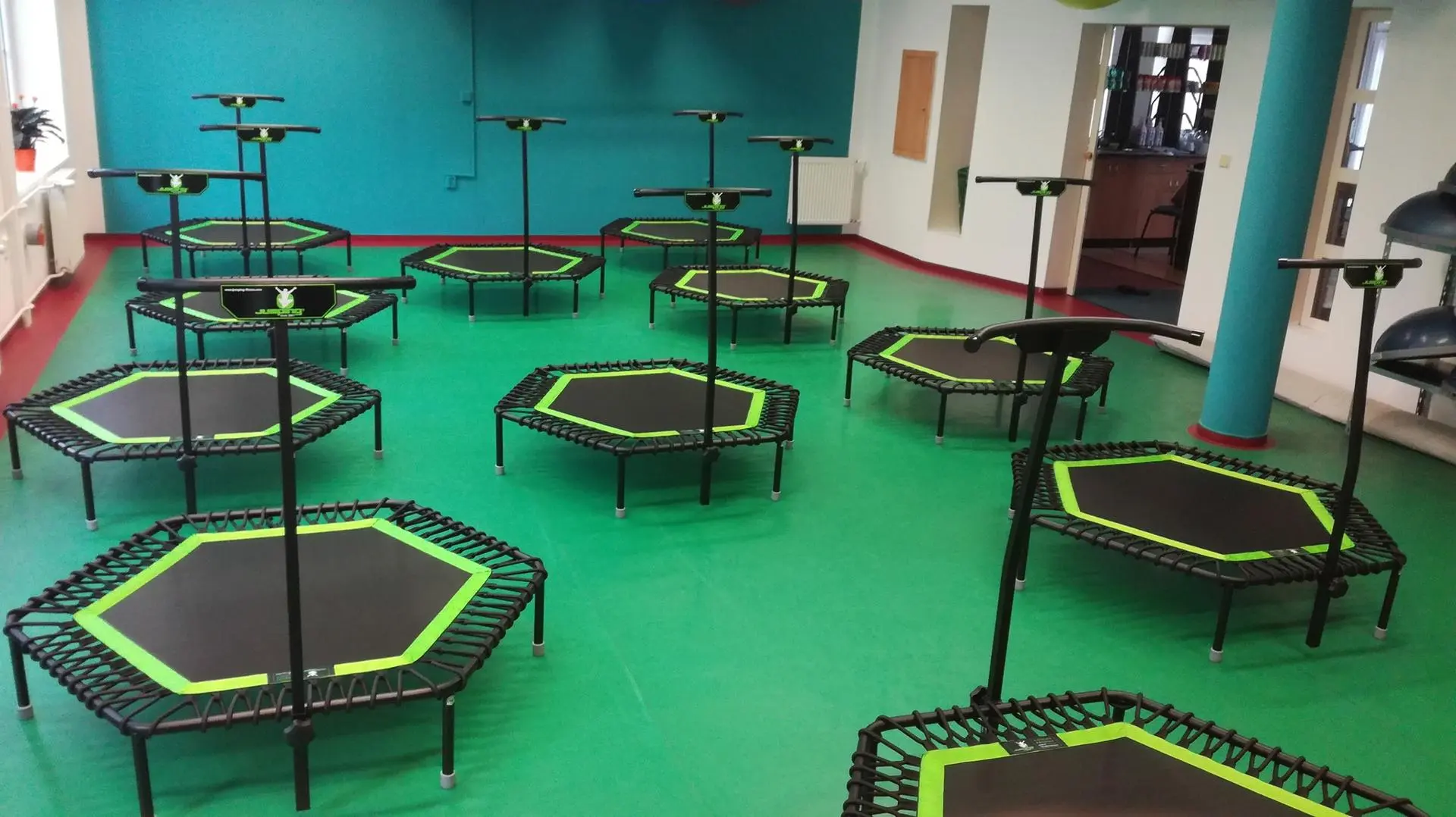 Dejte si do těla na skupinových cvičeních v Majafit Frýdek Místek - Trampolínky