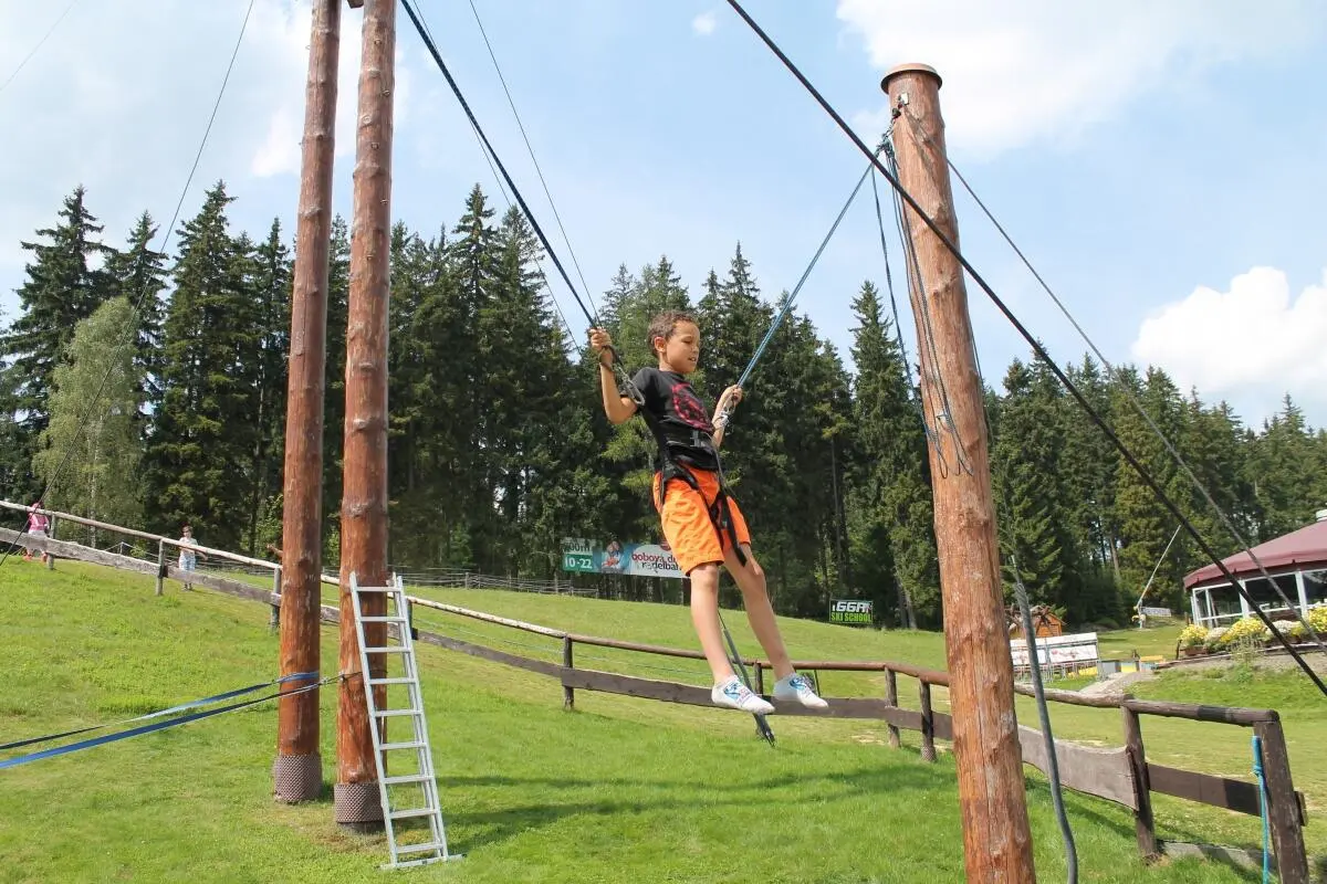 Vertical park Harrachov - zábavní centrum pro děti i dospělé - Bungee trampolína