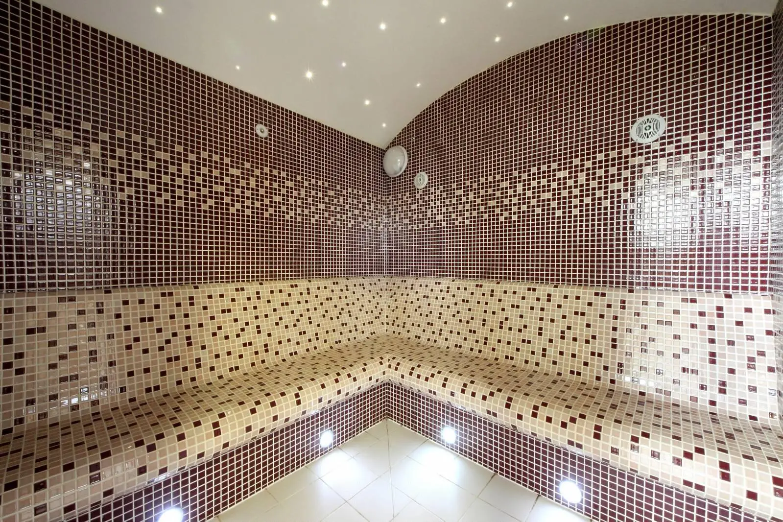 Wellness v S-centru - finská i parní sauna včetně vířivky - Privátní parní sauna pro 1 - 5 osob