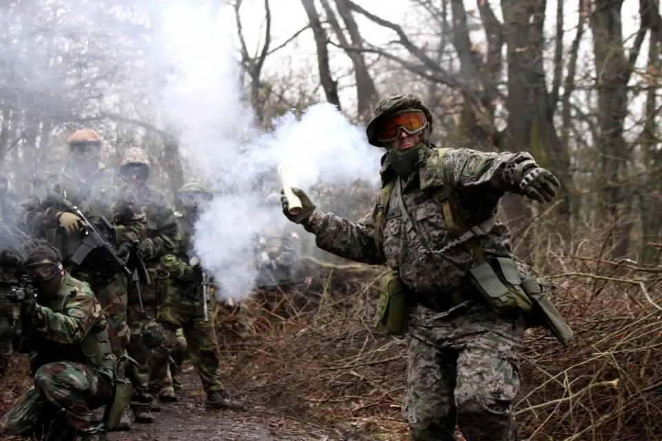 Paintball v TwoTowers Praha - adrenalinová hra na bývalém koupališti Džbán