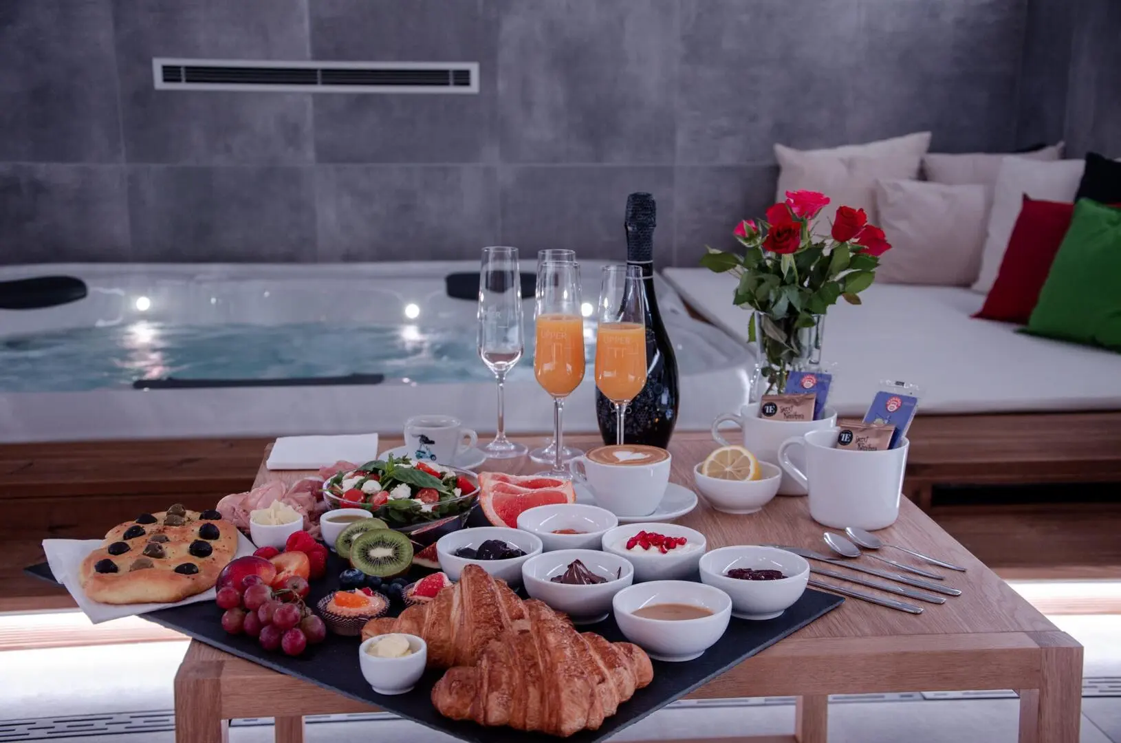UPPER SPA - privátní wellness v centru Brna - Upper zážitek - Francouzský Brunch pro 2 osoby