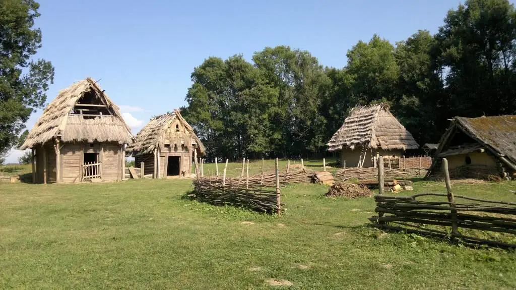 Villa Nova Uhřínov - Archeologické muzeum v přírodě!