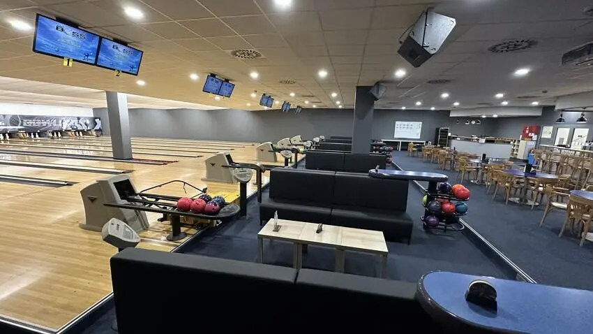 XBowling České Budějovice - 10 profesionálních drah s dětskými mantinely