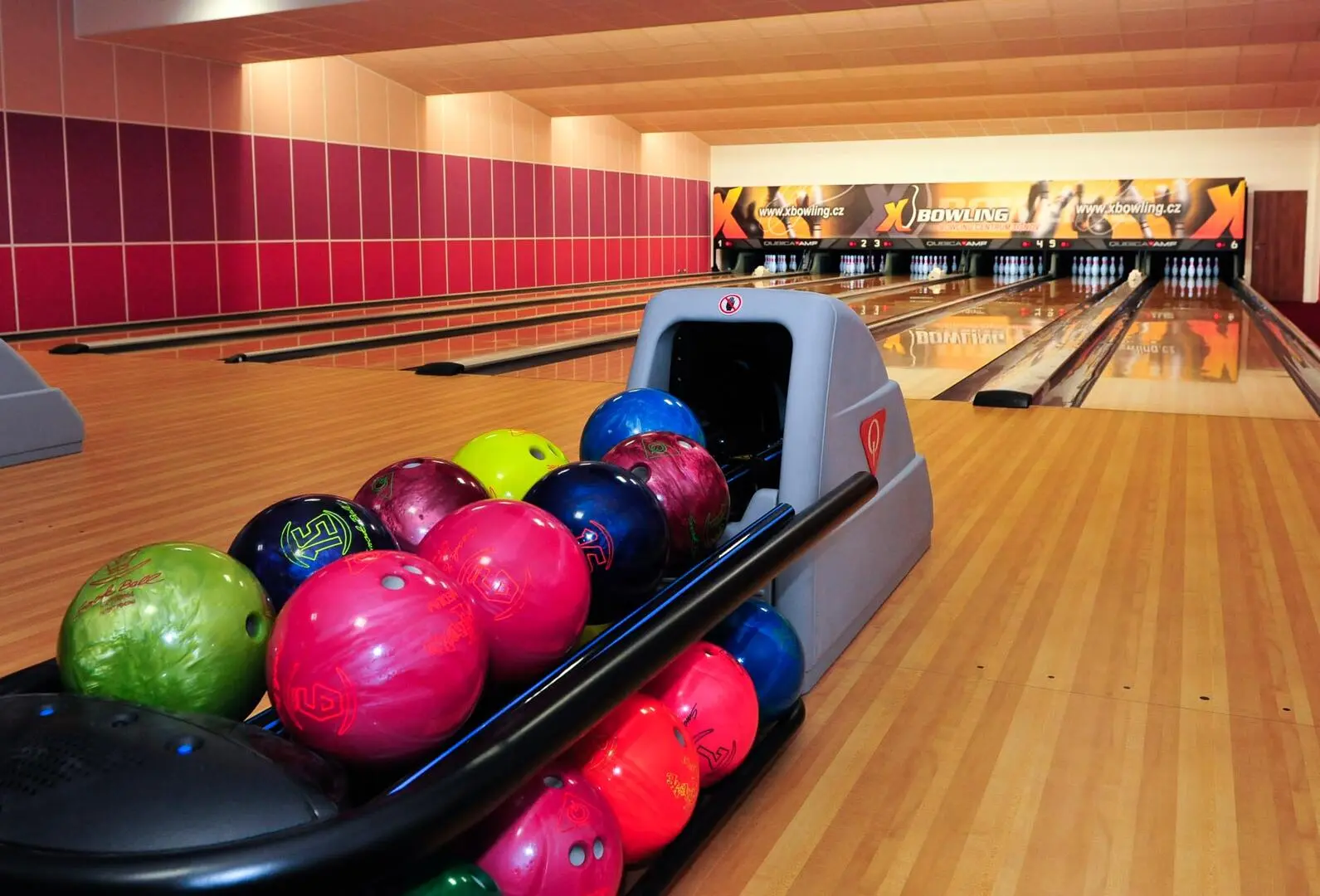 XBowling Tišnov - 6 profesionálních drah s možností dětských mantinelů