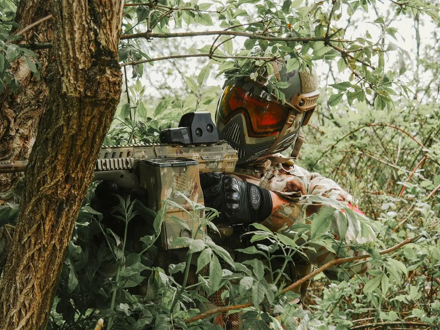 Paintball v Chebu Outpost - nejlepší výběr hřišť na západě Čech - Balíček Rambo - 1000 kuliček vč. dýmovnice a granátu