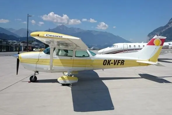 Aeroklub Praha Letňany - vyhlídkové lety - Trasa dle Vašeho přání Cessnou 172 - let pro 3 osoby