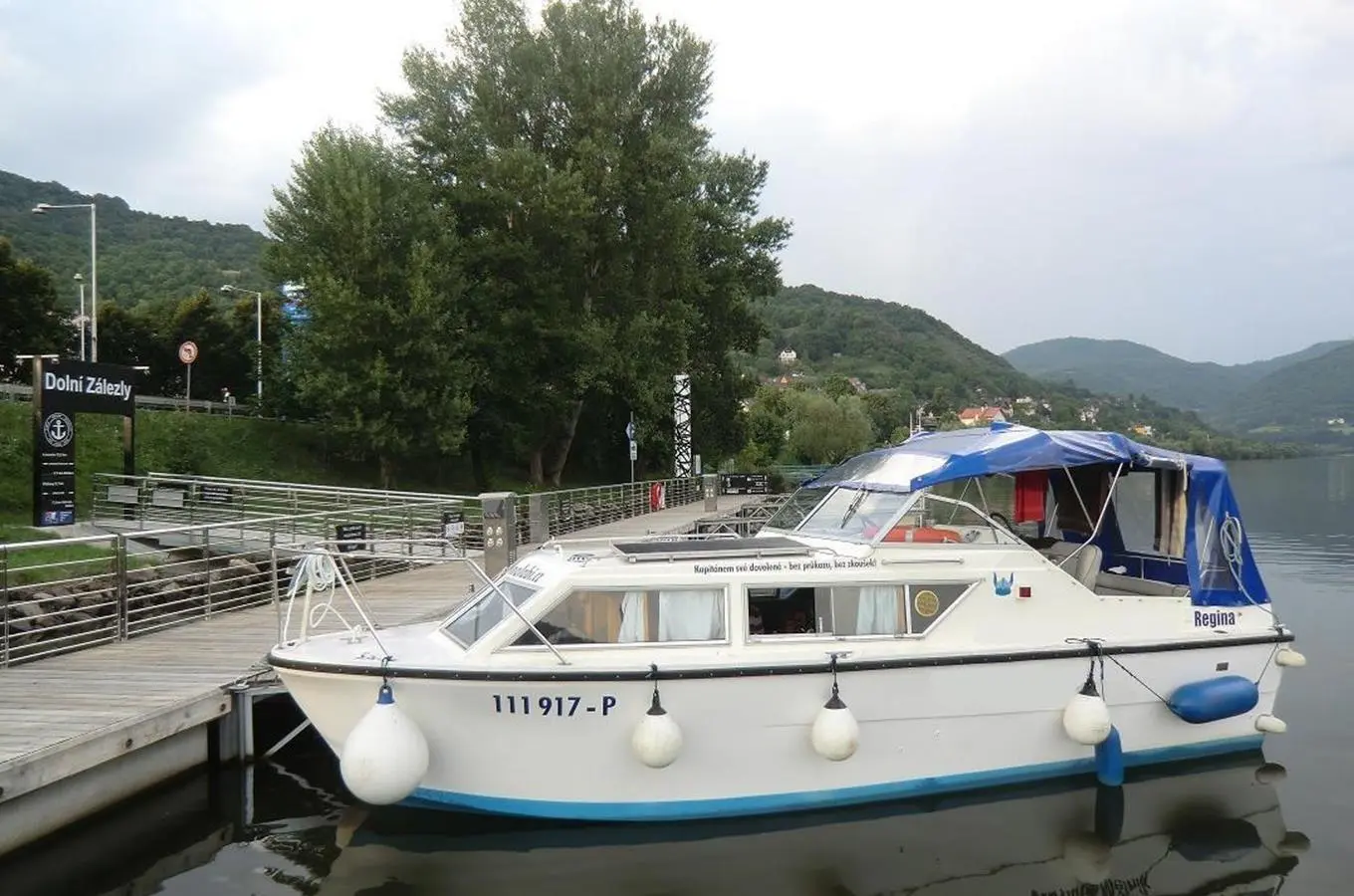 Dobrodružství na obytné lodi Viking 26 FORTUNA – staňte se kapitánem vlastních zážitků!
