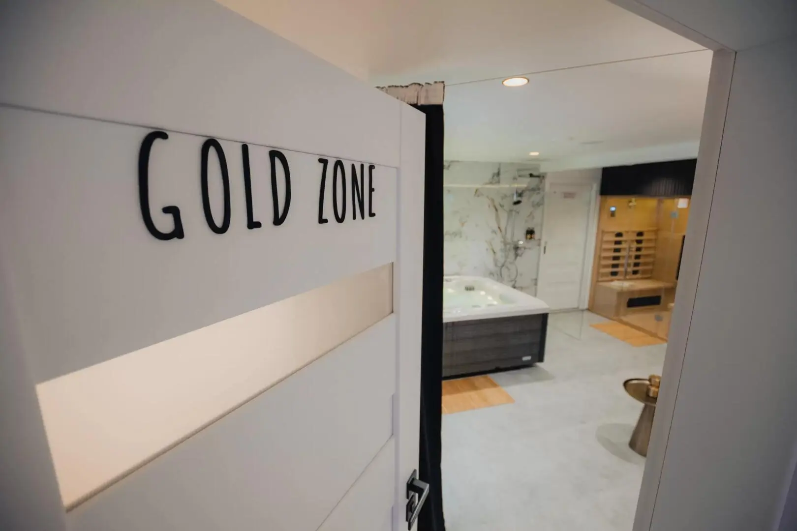 Gold zóna – privátní wellness v privátních lázních Tom - GOLD ZONE - Privátní wellness s vířivkou a infrasaunou - RELAX+ balíček