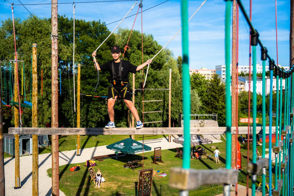 Lanové centrum - neomezené lezení a Velká adrenalinová houpačka