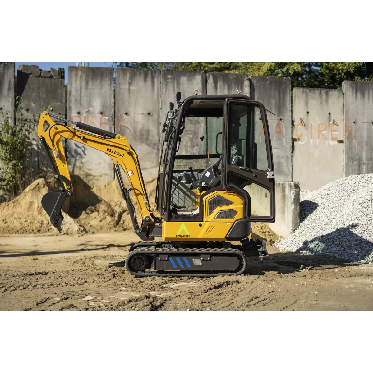 Minibagr Baugarden BG2200.02 Kubota lžíce 400mm 8001BG220002KU