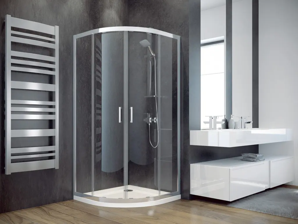 BESCO Čtvrtkruhový sprchový kout MODERN 185 Barva rámu Chrom/Leštěný hliník (ALU), Rozměr A 80, Rozměr B 80, Rozměr C 185, Směr zavírání Univerzální Levé / Pravé, Výplň Fume bezpečnostní sklo 6 mm BOD80CTVRTCG