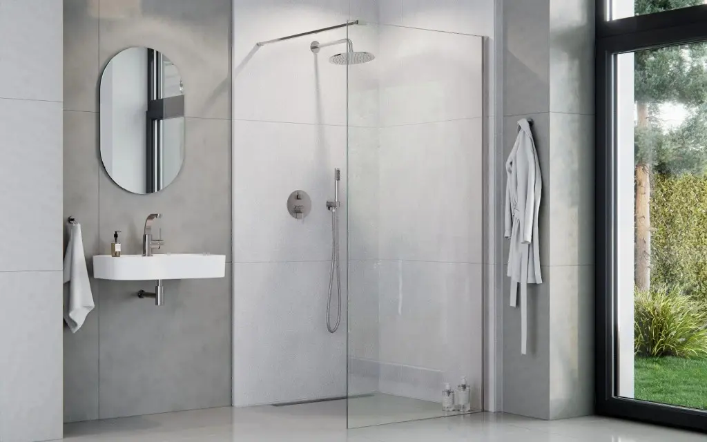BESCO Walk-in sprchový kout AVEO CHROM s možností pevné boční stěny Barva rámu Chrom/Leštěný hliník (ALU), Pevná stěna Bez pevné stěny, Rozměr A 130, Rozměr C 195, Výplň Čiré bezpečnostní sklo 8 mm BCAVEO130