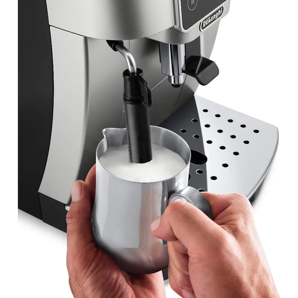 DeLonghi Magnifica Start ECAM 220.30.SB stříbrná