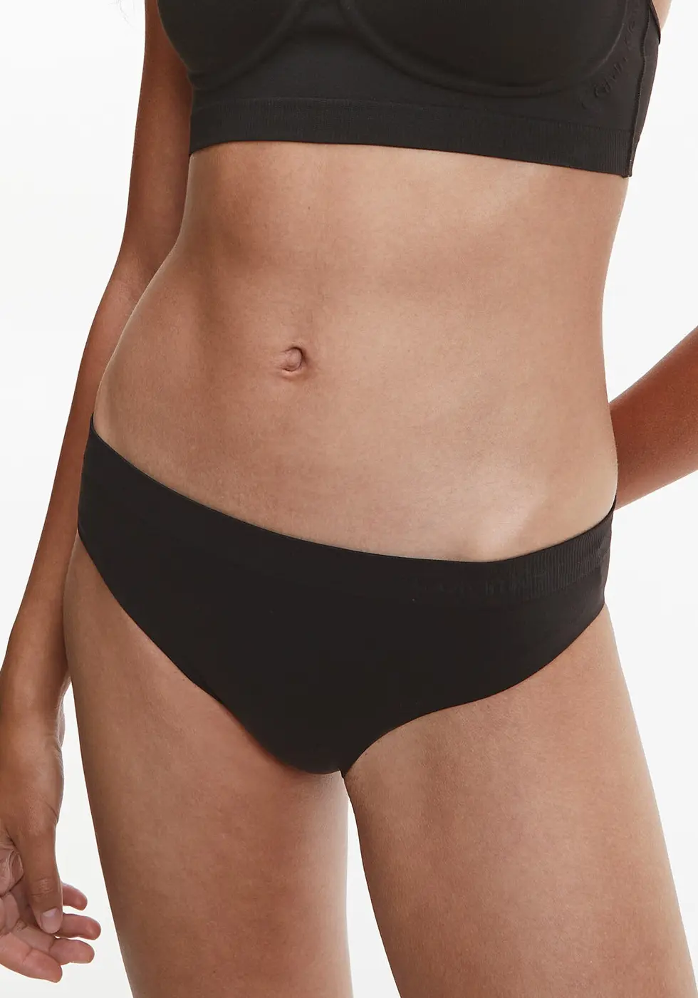 Dámské kalhotky Calvin Klein QF6882