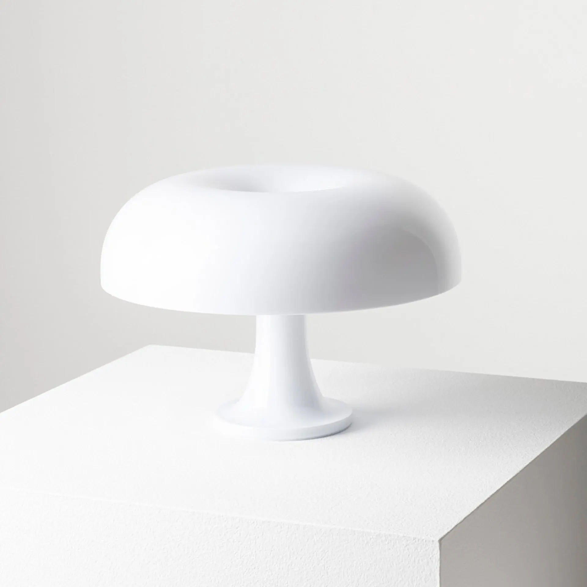 Artemide stolní lampa Nessino 20 W E14 bílá