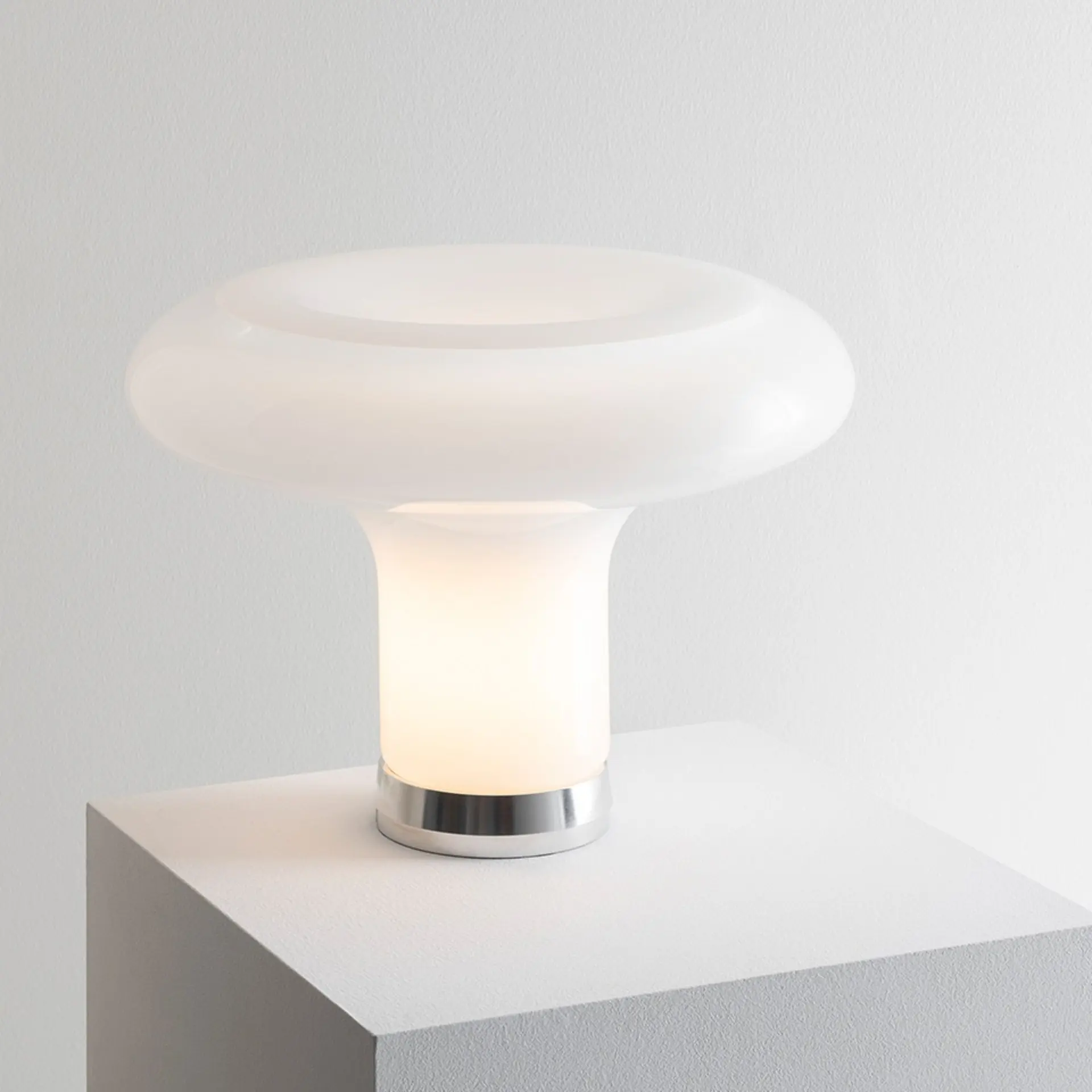 Artemide stolní lampa Lesbo E27 stmívatelná