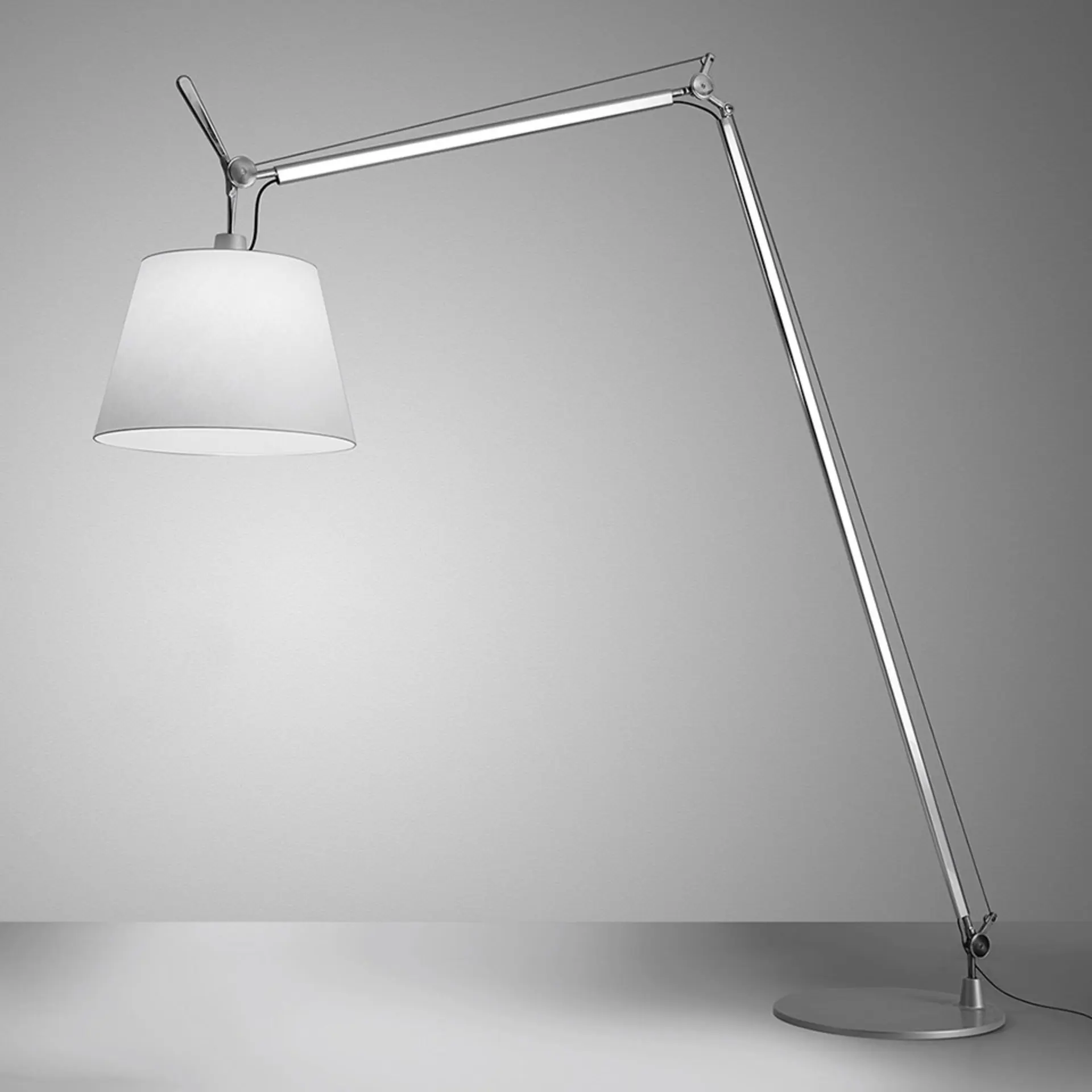 Artemide stojací lampa Tolomeo Maxi 21 W E27 stmívatelná