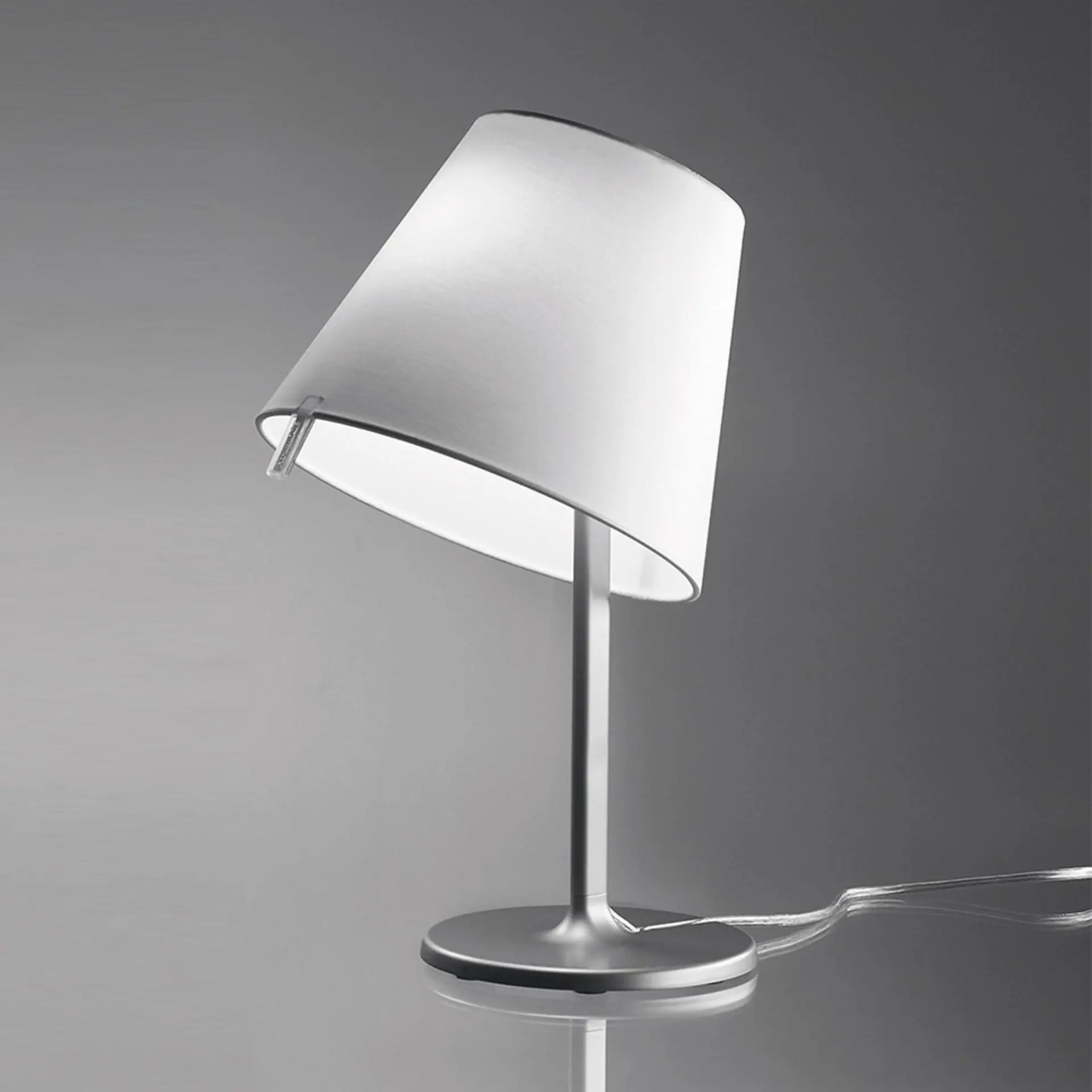 Artemide stolní lampa Melampo Notte E14 max 6 W šedá