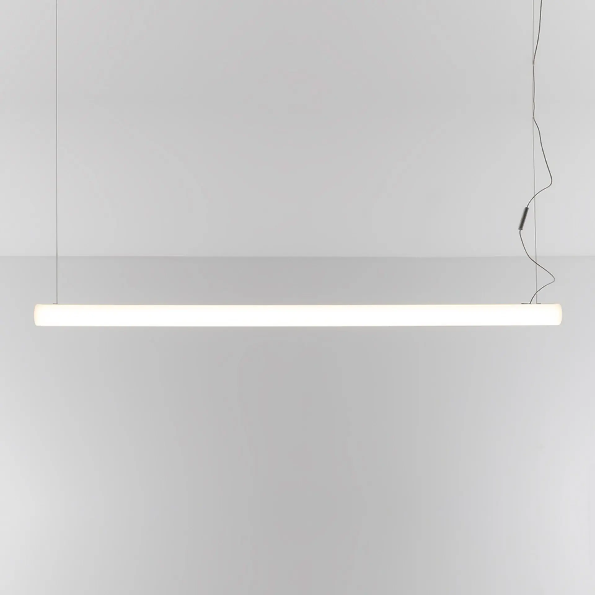 Artemide závěsné svítidlo Alphabet of Light Linear 120, 26 W, 220-240 V, 3000K, stmívatelné, App