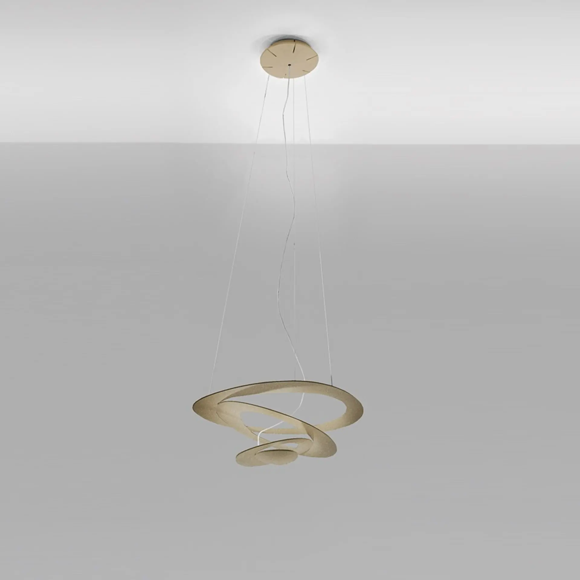 Artemide závěsné svítidlo Pirce Micro LED 27 W 3000K stmívatelné zlaté