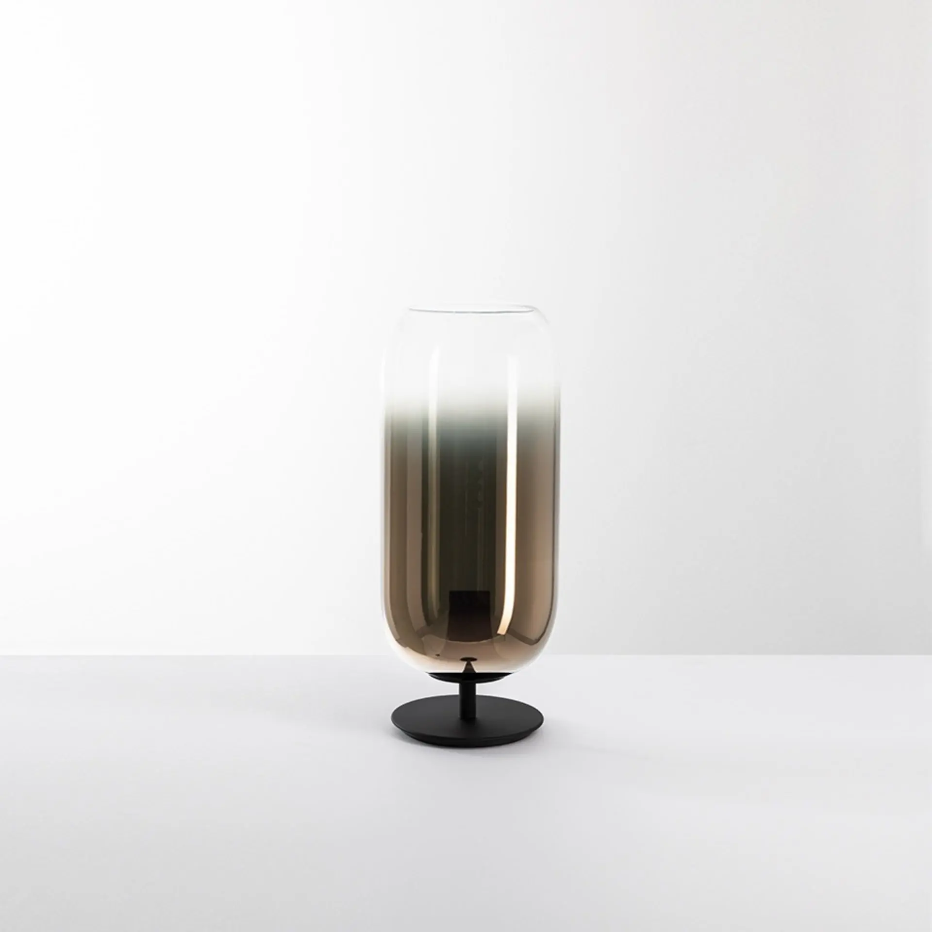 Artemide stolní lampa Gople Mini E14 max 6 W Design Collection černá/bronz