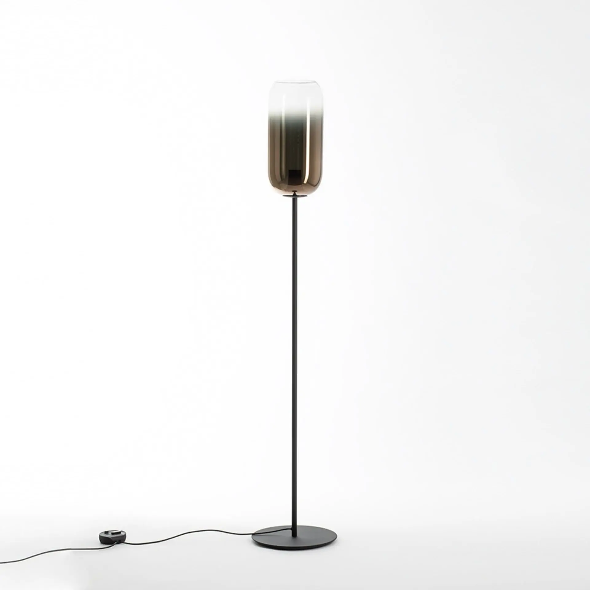 AR 1410360A Gople stojací lampa - černá bronz - ARTEMIDE
