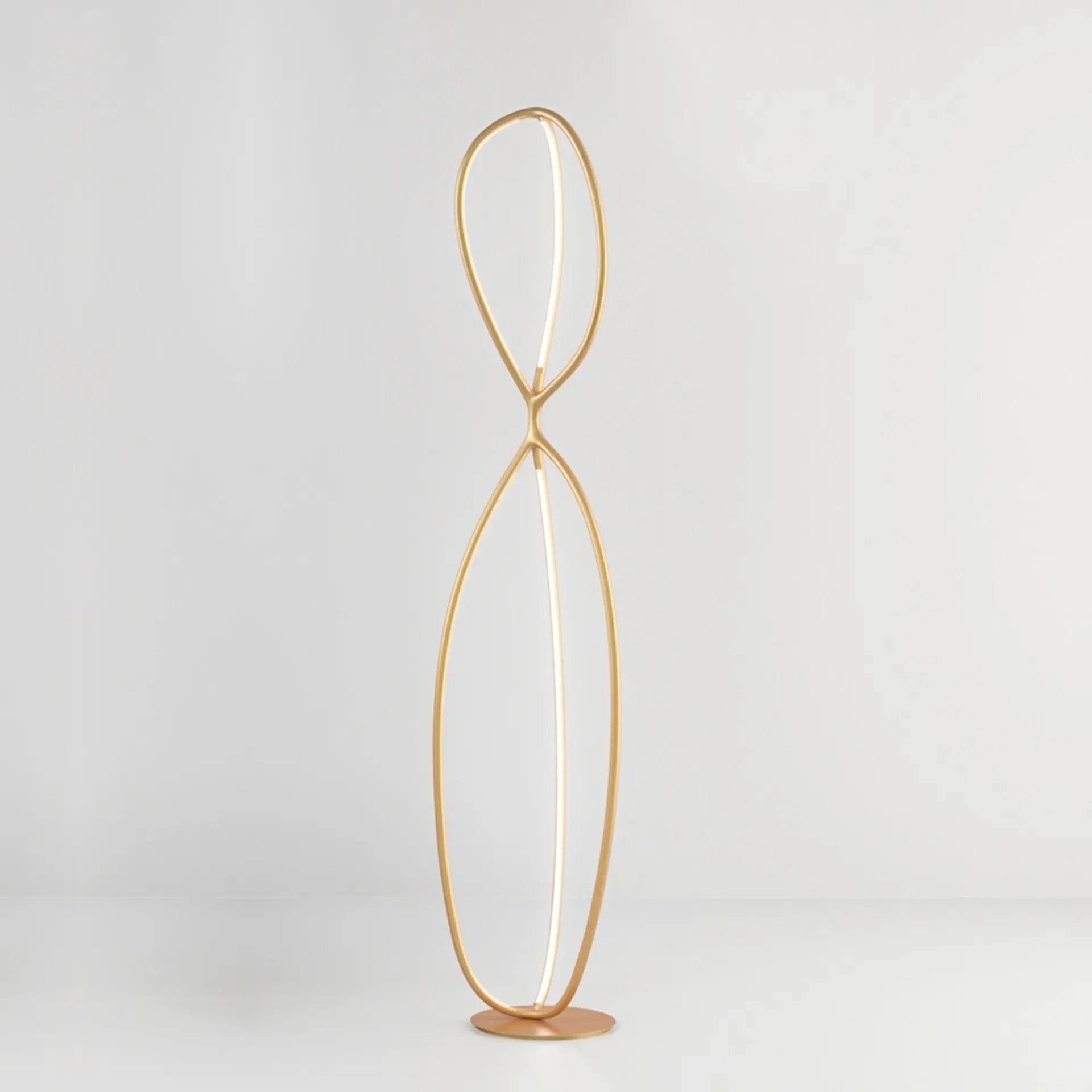 Artemide stojací lampa Arrival 77 W 3000K stmívatelná APP Design Collection zlatá
