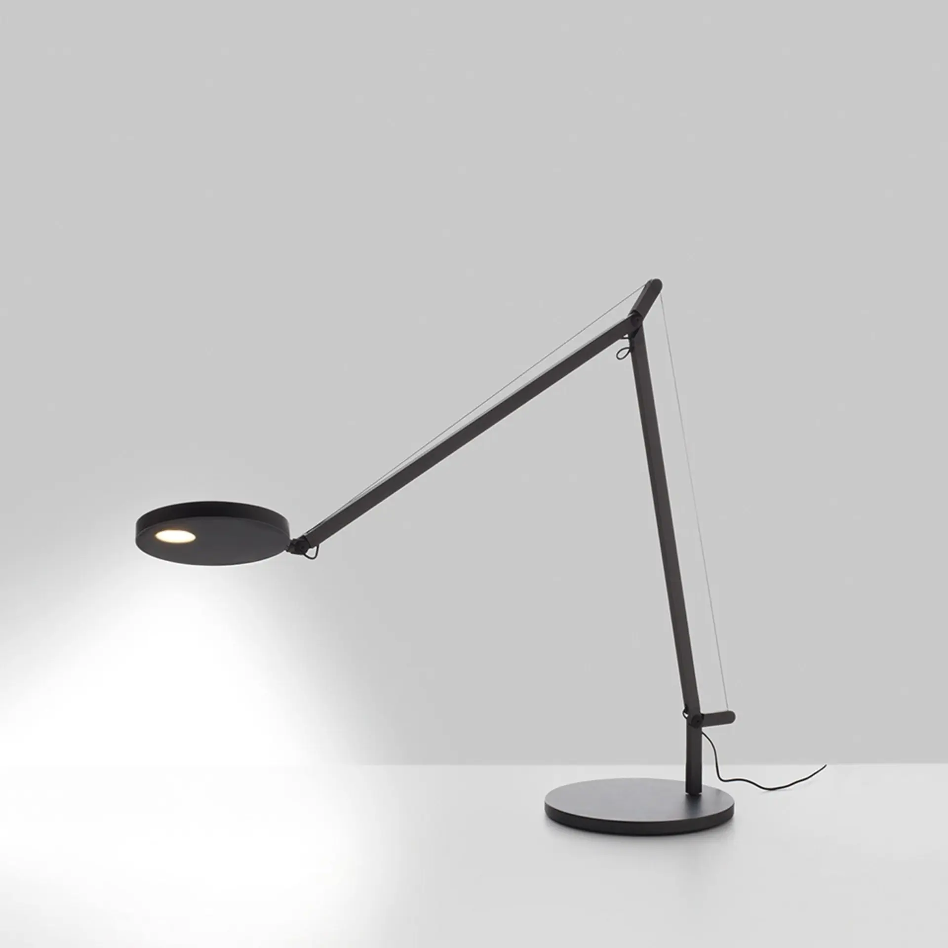 AR 1734W10A Demetra stolní lampa - 2700K - tělo lampy - antracit - ARTEMIDE