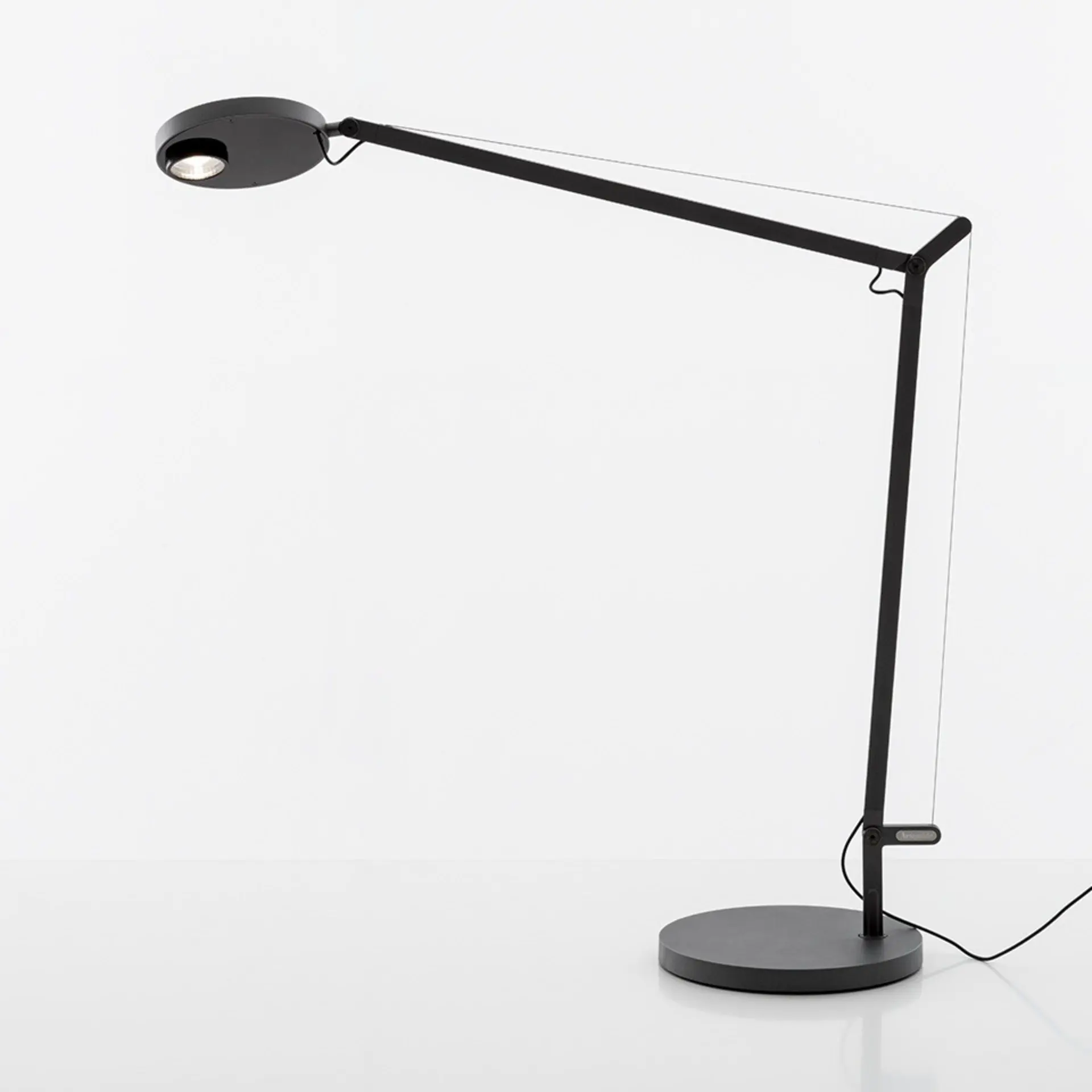AR 1740010A Demetra Professional stolní lampa - detektor pohybu - 3000K - tělo lampy - antracit - ARTEMIDE