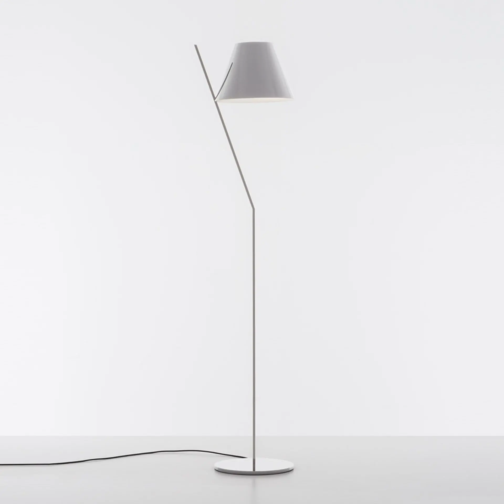 Artemide stojací lampa La Petite E27 bílá