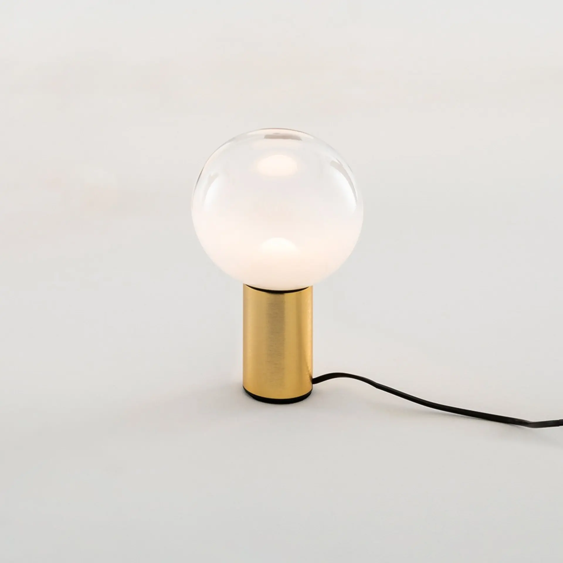 Artemide stolní lampa Laguna 16 E14 8W matná mosaz