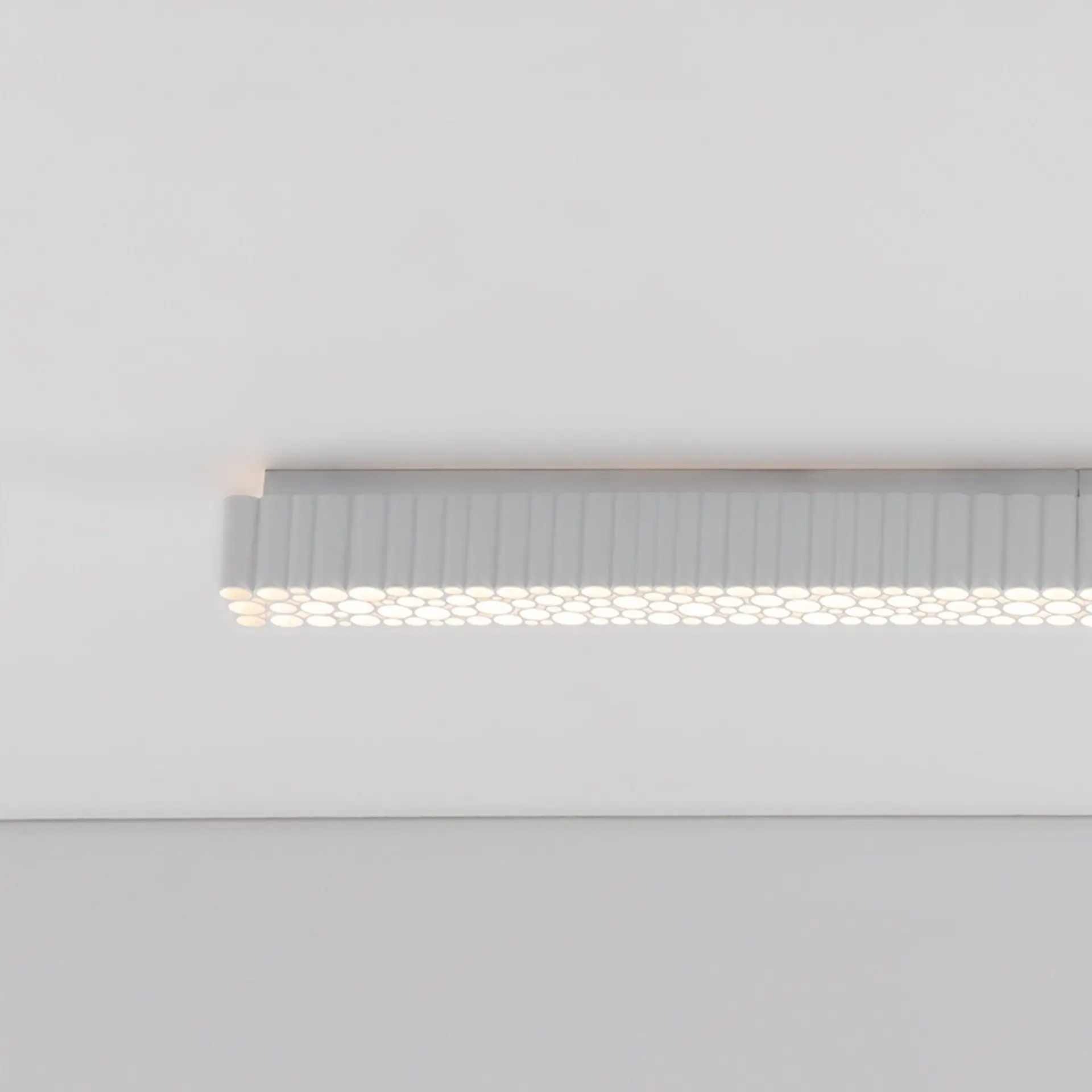 Artemide stropní LED svítidlo Calipso Linear System 180 63 W 3000K stmívatelné