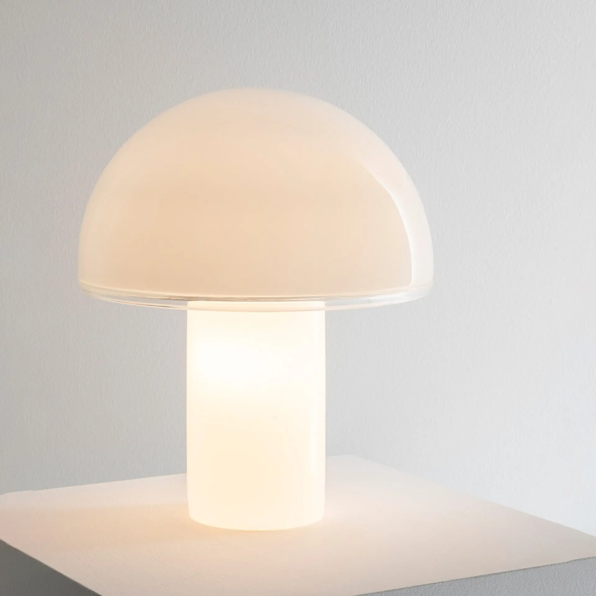 Artemide stolní lampa Onfale Grande 18 W 220-240 V E14/E27