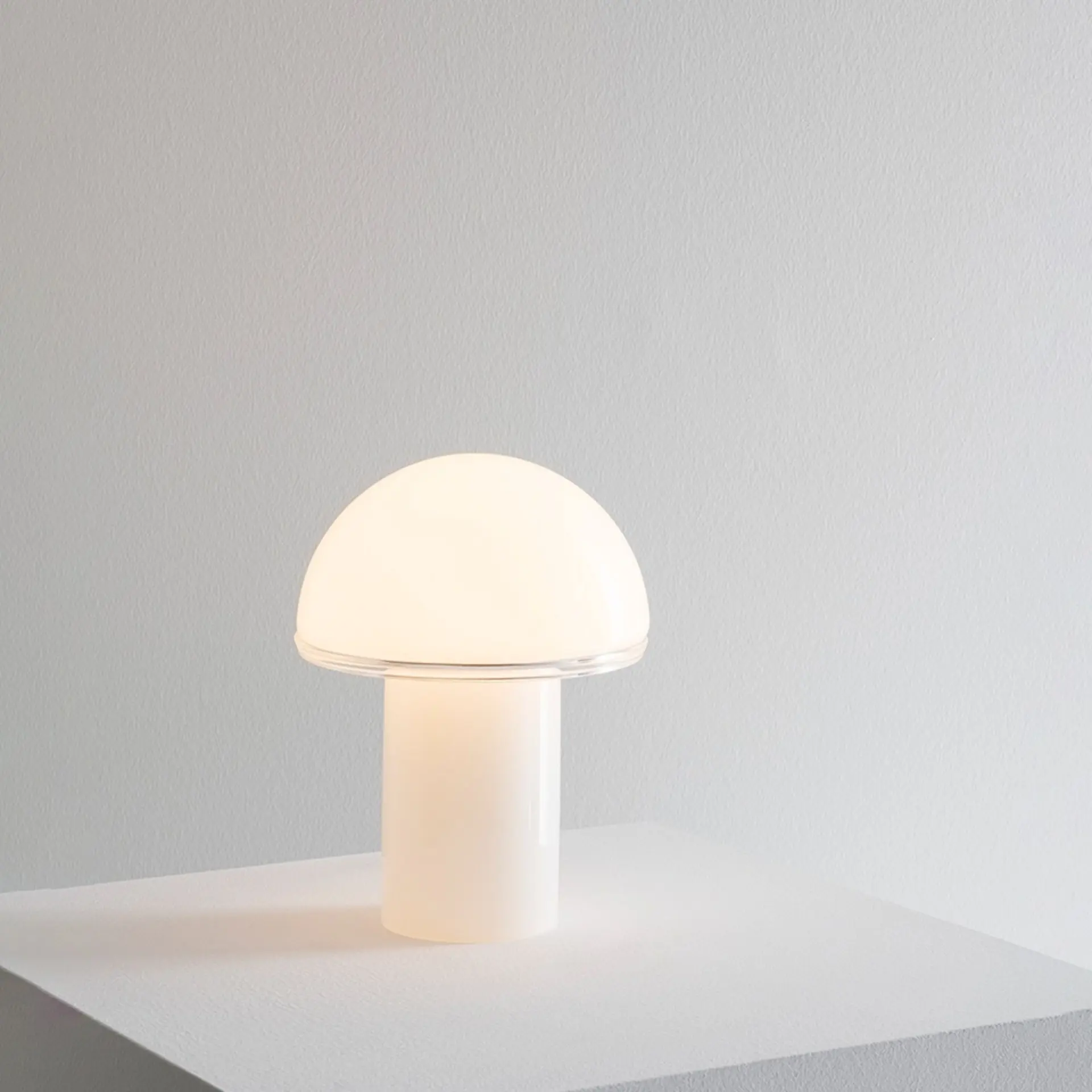 Artemide stolní lampa Onfale Piccolo E14 max. 6 W 220-240 V