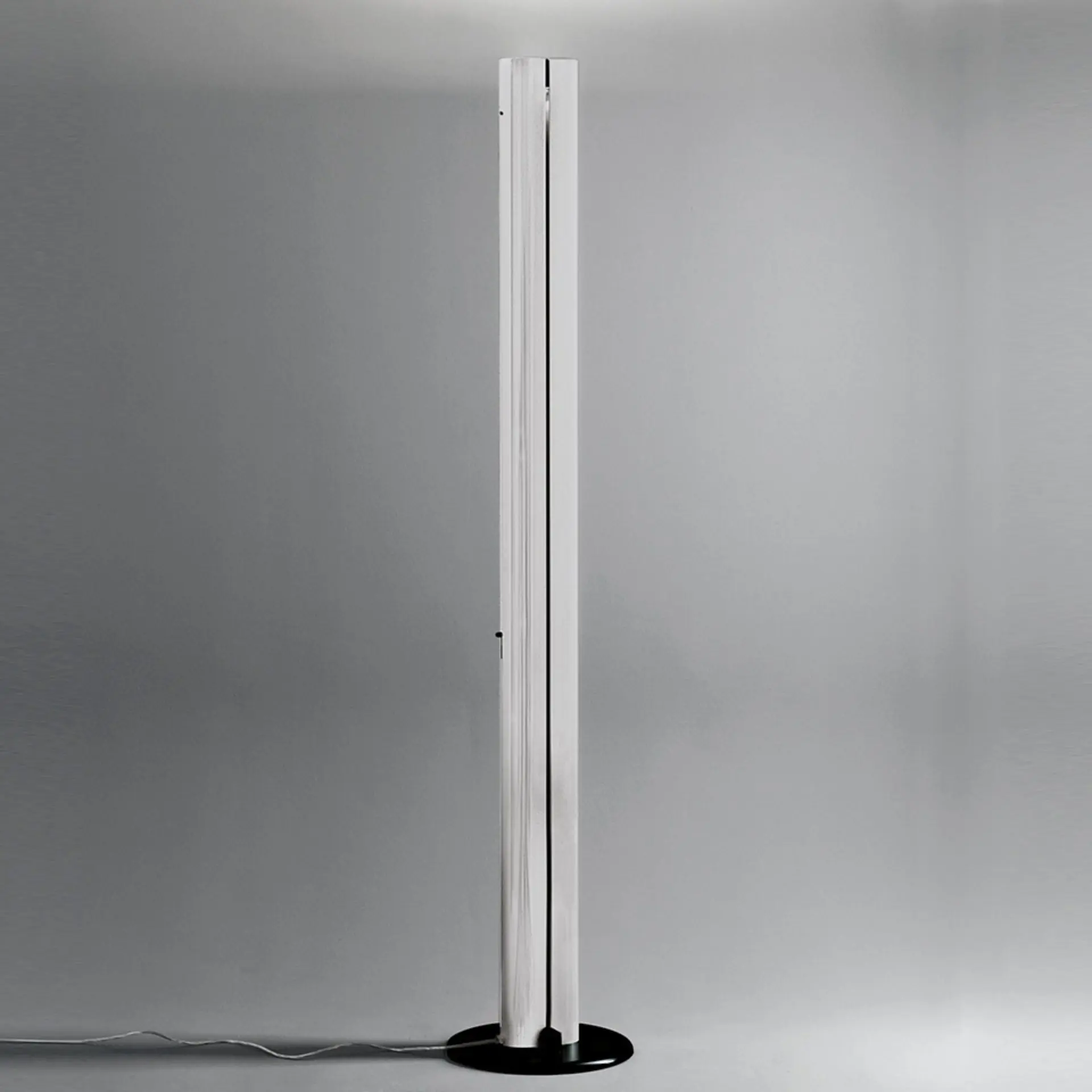 Artemide stojací LED svítidlo Megaron 45 W 220-240 V 2700K stmívatelné