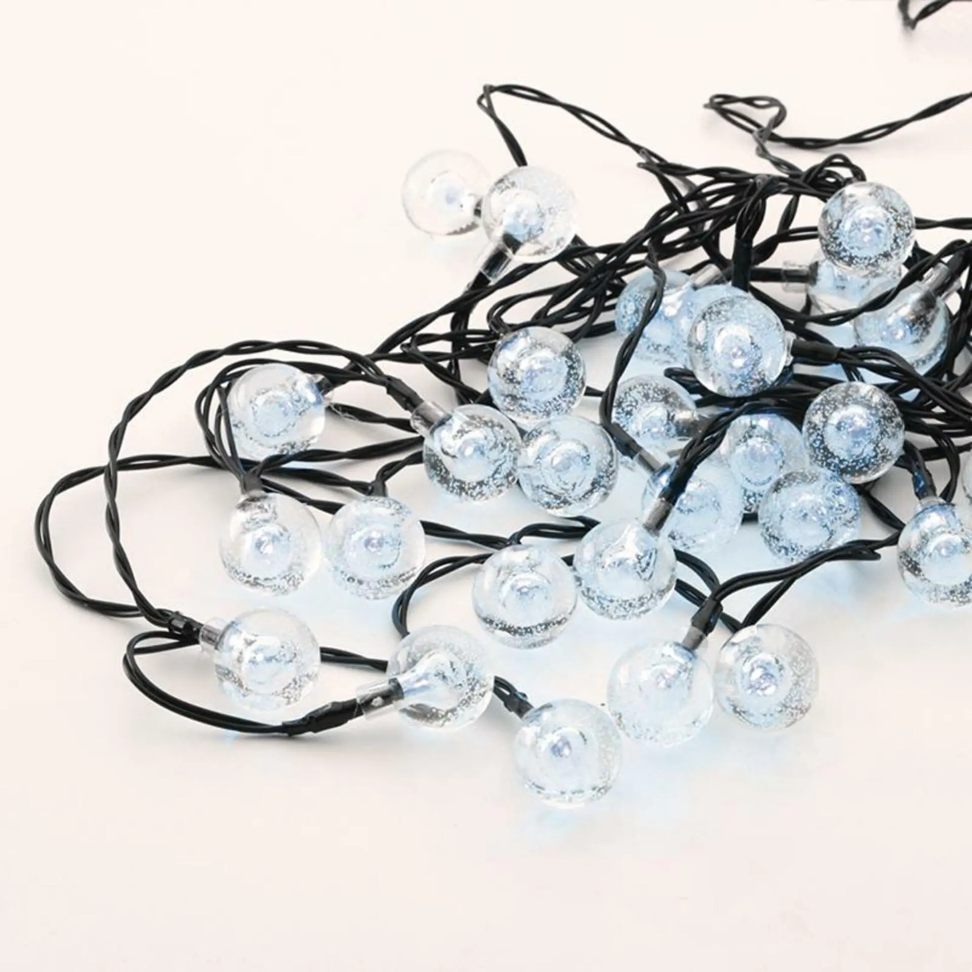 ACA Lighting 30 CW solární LED, plastové kuličky, řetěz, na baterie, efekty, černý kabel, IP44, 4.35m+2m X043024232