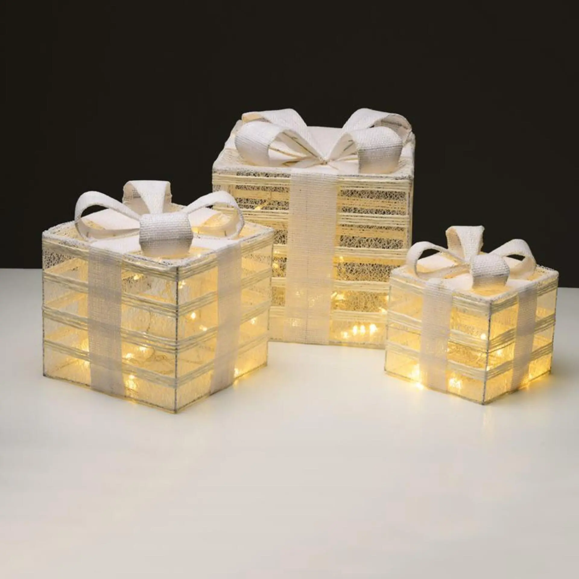 ACA Lighting bílá sada dárkové balíčky,15+25+35 WW LED na baterie 3x3xAA IP20 17,23,28.5cm X11751115