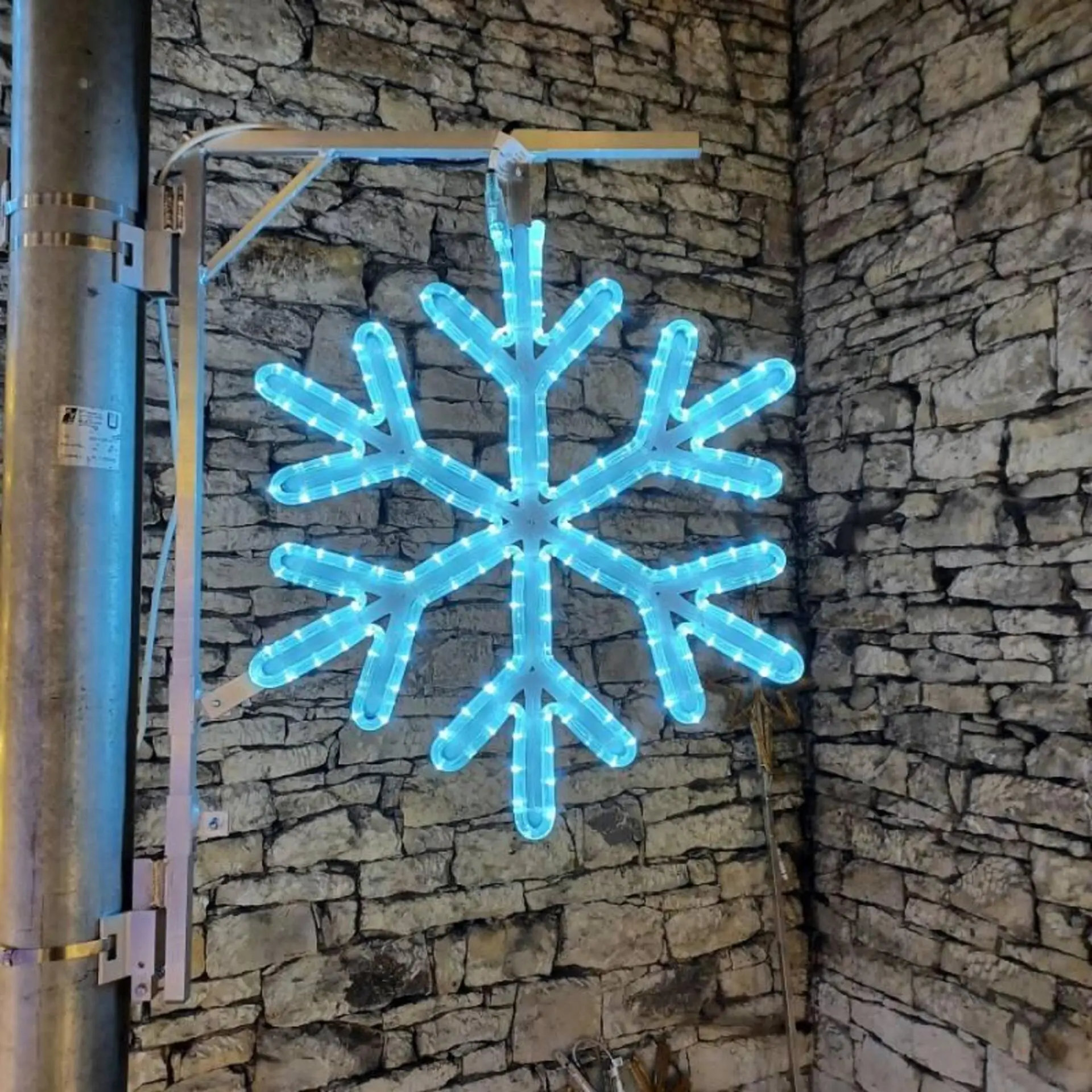 DecoLED LED světelná vločka V, na sloupy VO 3D tisk, pr. 67 cm, ledově bílá