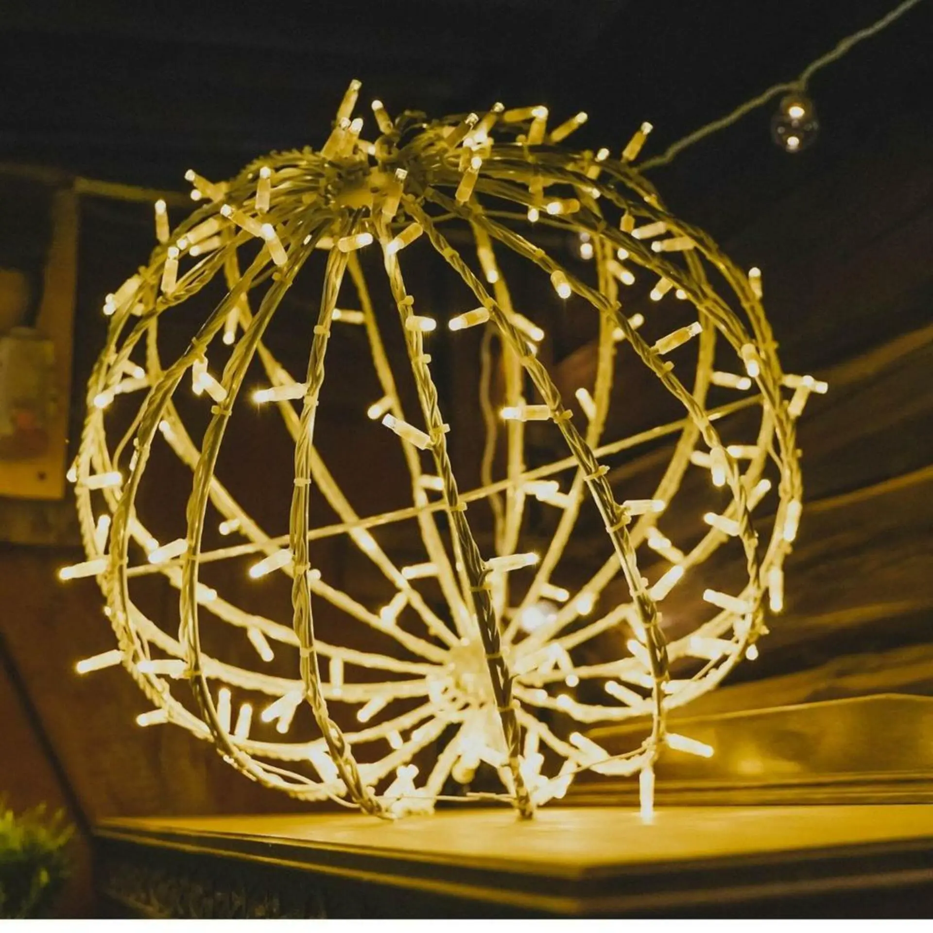 DLED EFD60W DecoLED LED světelná koule - teple bílá, pr. 60 cm